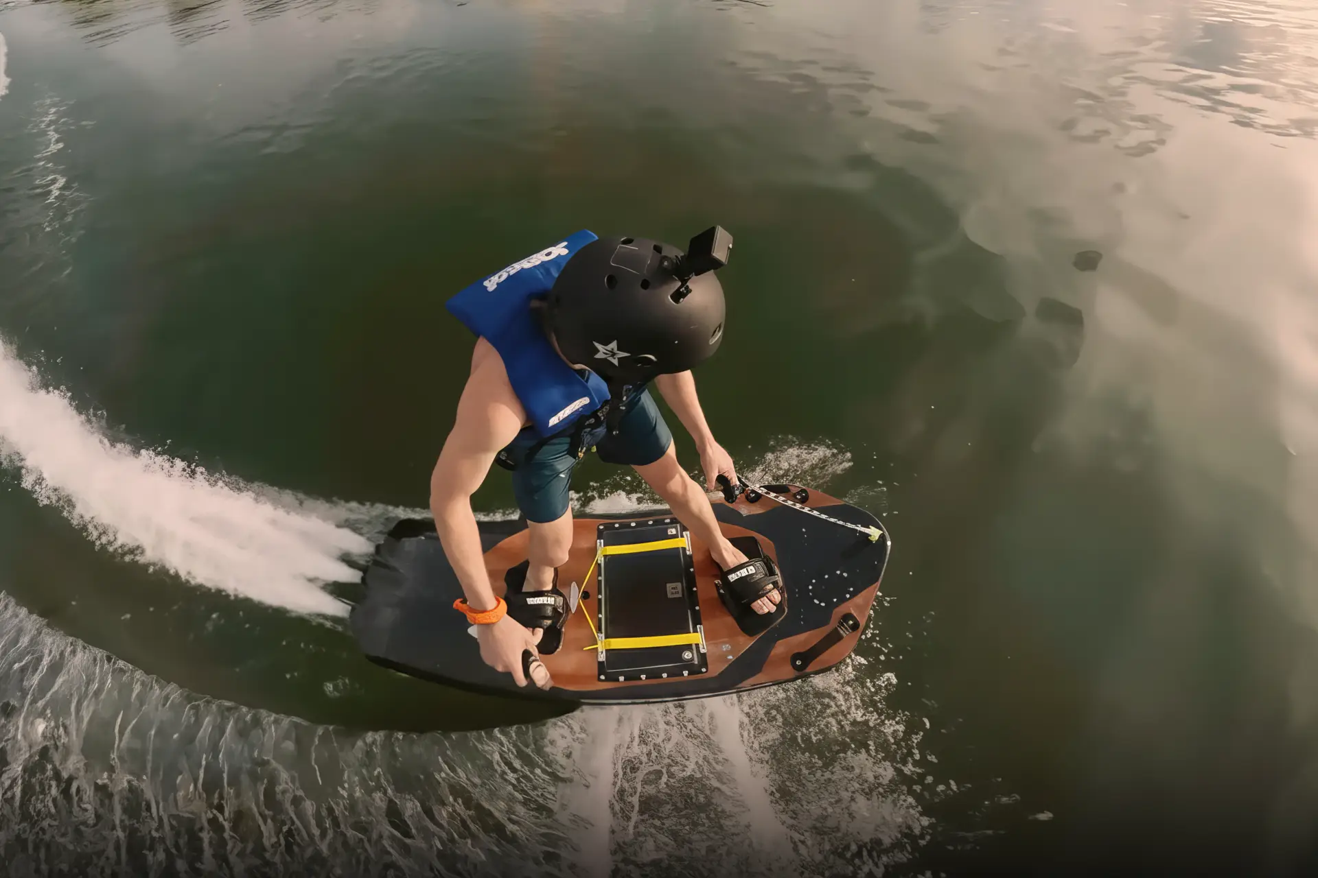 Planche à jet électrique conçue avec Solid Edge et FloEFD par Ewake